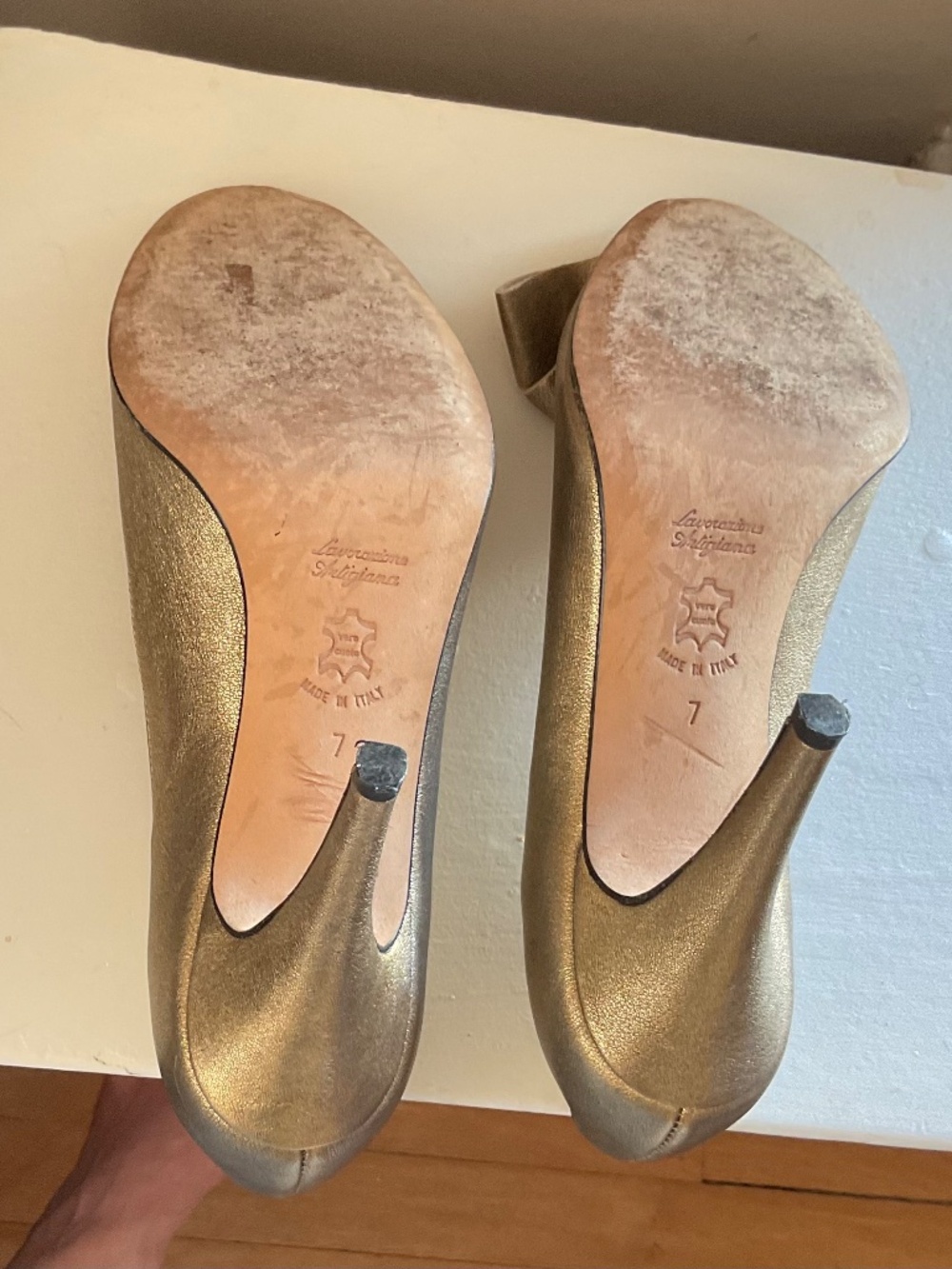 Butter gold Italian leather heels sz 7 - Picture 4 of 6